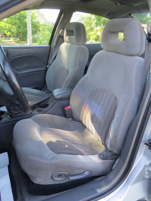 2003 Pontiac Grand Am XUV SLE 4WD