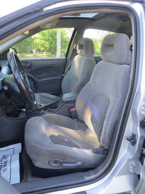 2003 Pontiac Grand Am XUV SLE 4WD