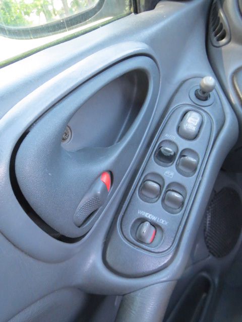 2003 Pontiac Grand Am XUV SLE 4WD