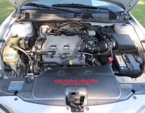 2003 Pontiac Grand Am XUV SLE 4WD