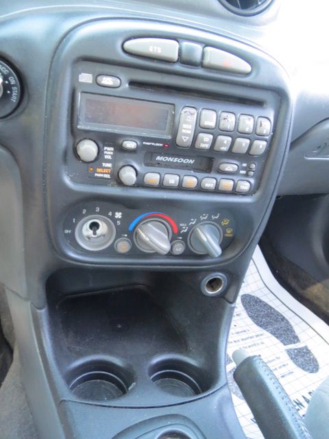 2003 Pontiac Grand Am XUV SLE 4WD