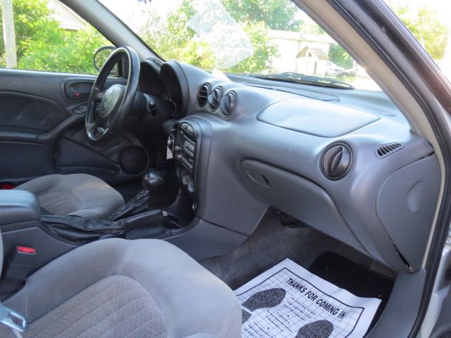 2003 Pontiac Grand Am XUV SLE 4WD