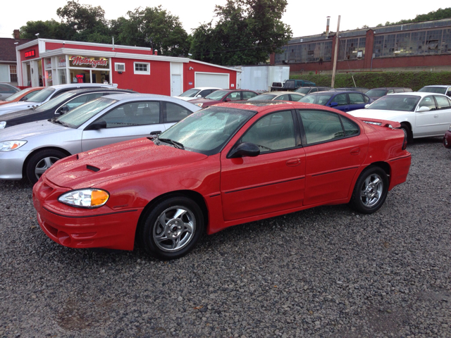 2003 Pontiac Grand Am XUV SLE 4WD
