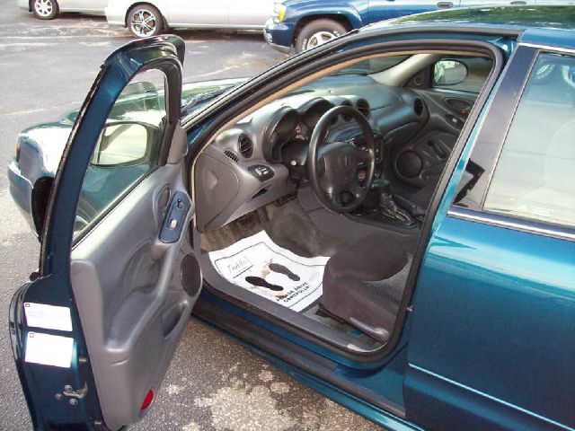 2003 Pontiac Grand Am Sport -5 Speed-stick-4x4