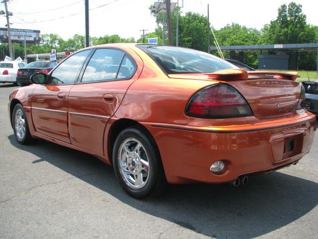 2004 Pontiac Grand Am XUV SLE 4WD