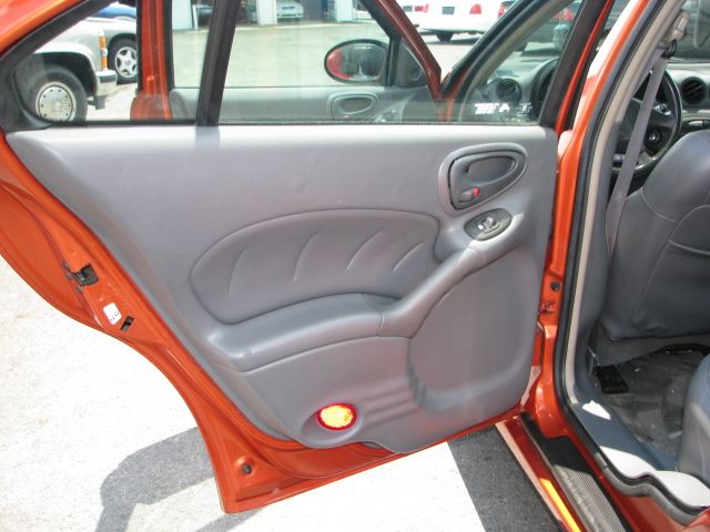 2004 Pontiac Grand Am XUV SLE 4WD