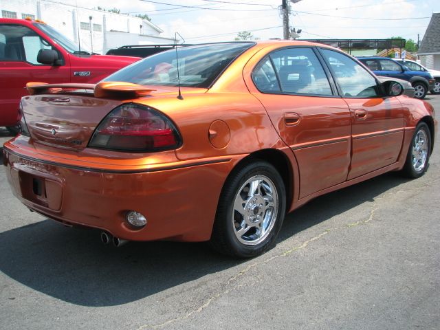 2004 Pontiac Grand Am XUV SLE 4WD