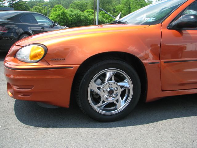 2004 Pontiac Grand Am XUV SLE 4WD