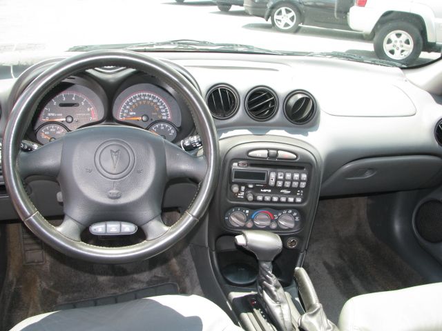 2004 Pontiac Grand Am XUV SLE 4WD