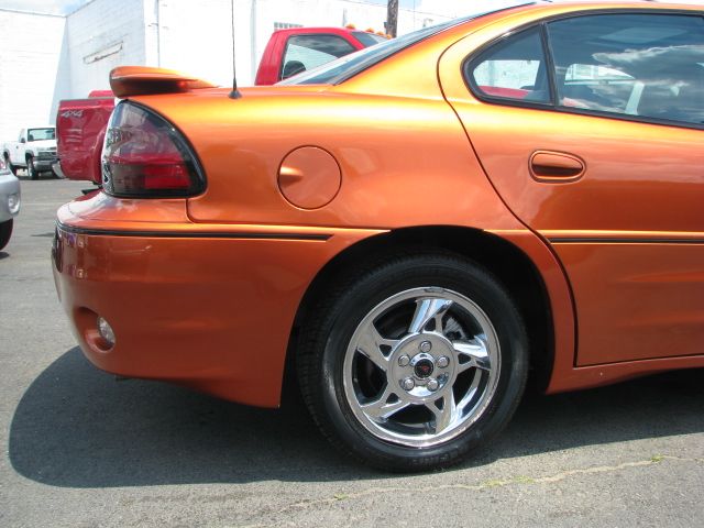 2004 Pontiac Grand Am XUV SLE 4WD