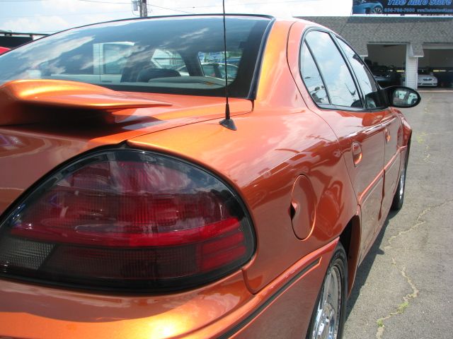 2004 Pontiac Grand Am XUV SLE 4WD
