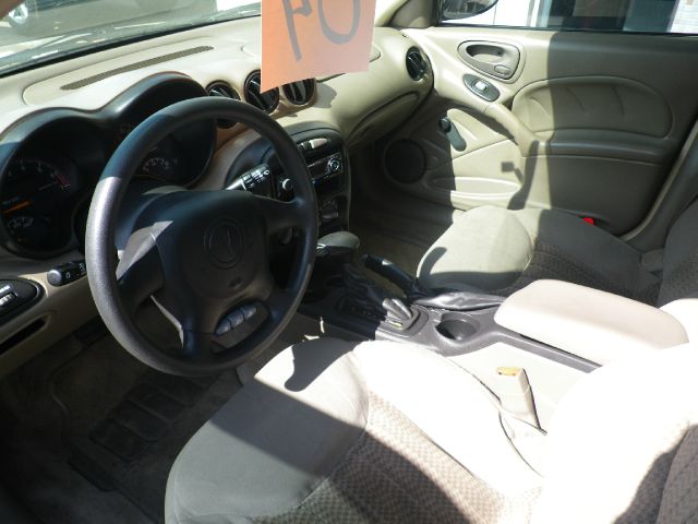 2004 Pontiac Grand Am Sport -5 Speed-stick-4x4
