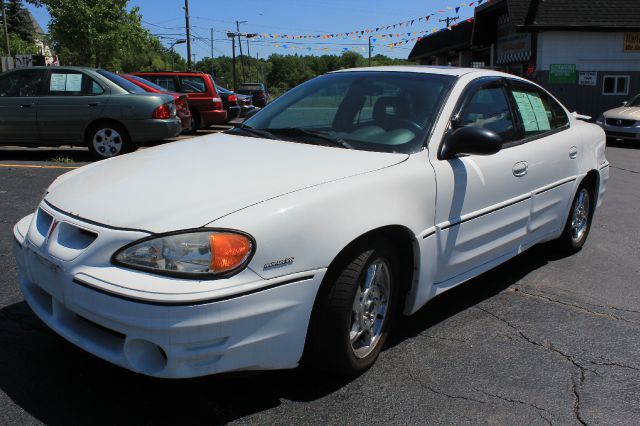 2004 Pontiac Grand Am XUV SLE 4WD