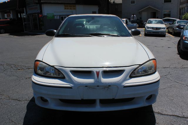 2004 Pontiac Grand Am XUV SLE 4WD