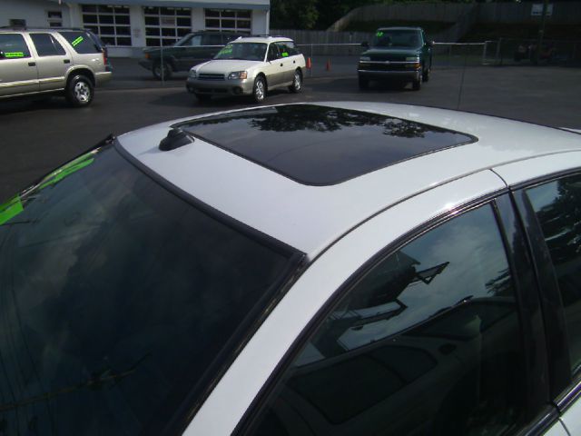 2004 Pontiac Grand Am XUV SLE 4WD