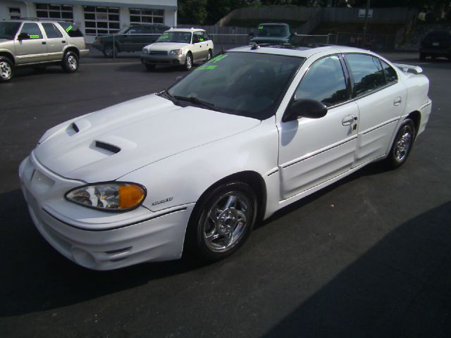 2004 Pontiac Grand Am XUV SLE 4WD