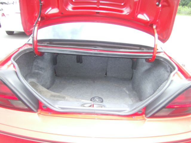 2004 Pontiac Grand Am XUV SLE 4WD