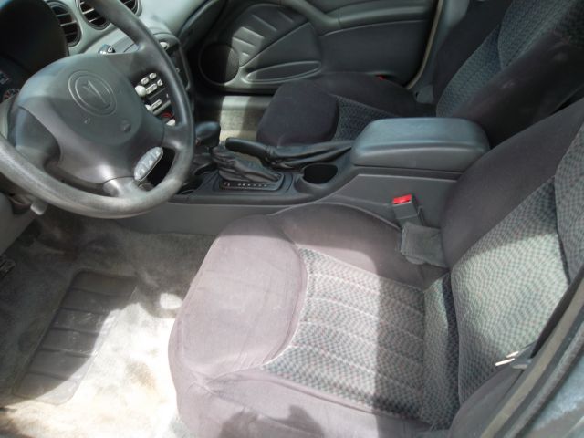 2004 Pontiac Grand Am Sport -5 Speed-stick-4x4