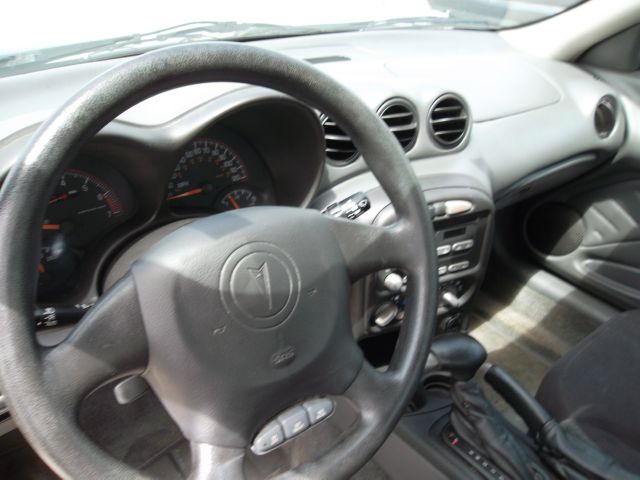 2004 Pontiac Grand Am Sport -5 Speed-stick-4x4