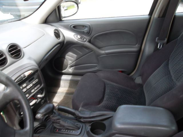 2004 Pontiac Grand Am Sport -5 Speed-stick-4x4