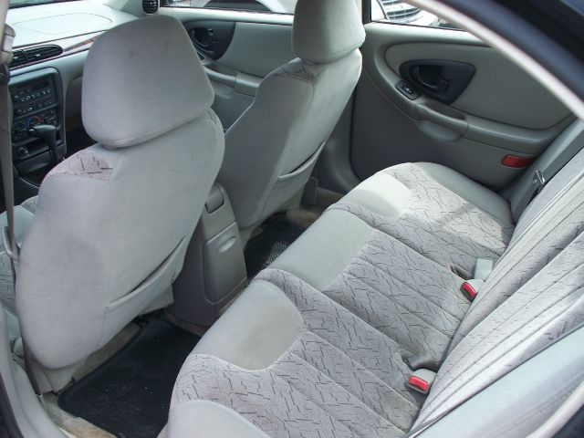 2004 Pontiac Grand Am XUV SLE 4WD