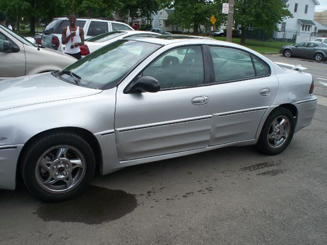 2004 Pontiac Grand Am XUV SLE 4WD
