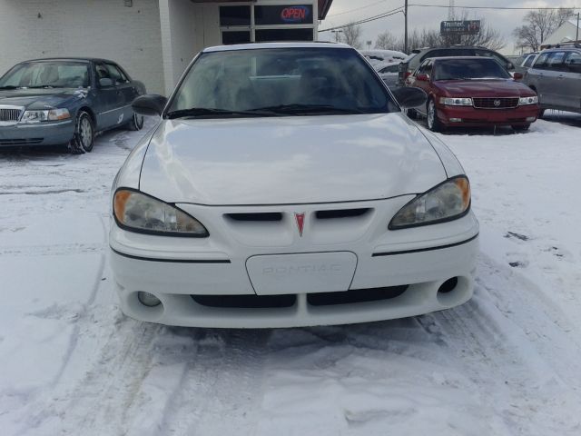 2004 Pontiac Grand Am XUV SLE 4WD