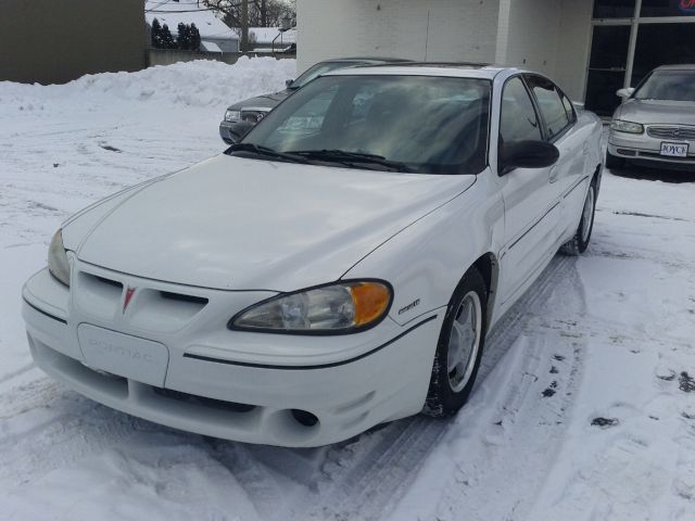 2004 Pontiac Grand Am XUV SLE 4WD