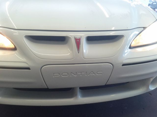2004 Pontiac Grand Am XUV SLE 4WD