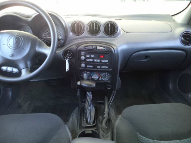 2004 Pontiac Grand Am Sport -5 Speed-stick-4x4