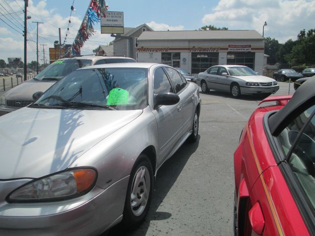 2005 Pontiac Grand Am Sport -5 Speed-stick-4x4