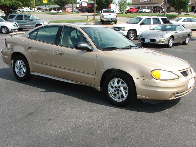 2005 Pontiac Grand Am Sport -5 Speed-stick-4x4