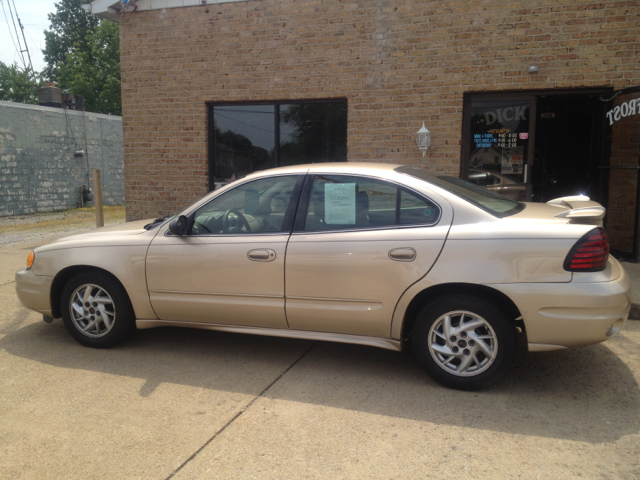 2005 Pontiac Grand Am Sport -5 Speed-stick-4x4