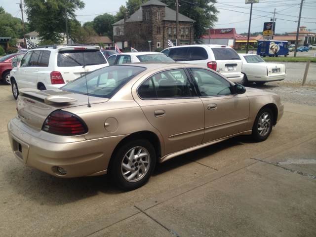 2005 Pontiac Grand Am Sport -5 Speed-stick-4x4