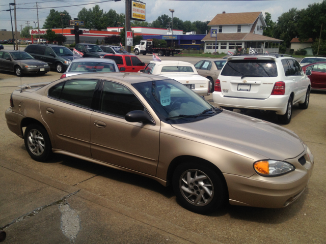 2005 Pontiac Grand Am Sport -5 Speed-stick-4x4