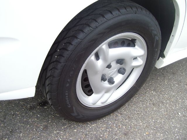 2005 Pontiac Grand Am Sport -5 Speed-stick-4x4