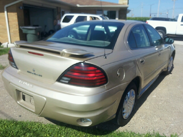2005 Pontiac Grand Am Sport -5 Speed-stick-4x4