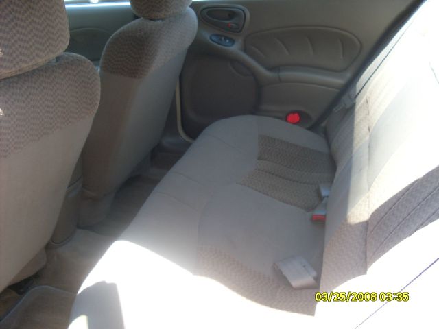 2005 Pontiac Grand Am Sport -5 Speed-stick-4x4