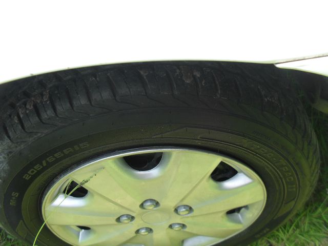 2005 Pontiac Grand Am Sport -5 Speed-stick-4x4