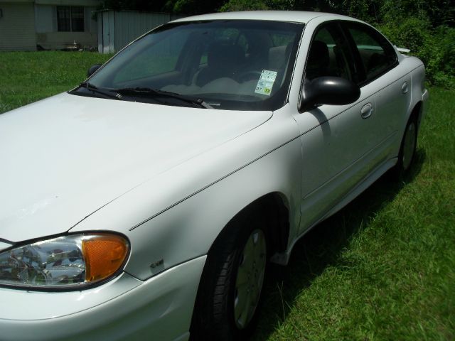 2005 Pontiac Grand Am Sport -5 Speed-stick-4x4