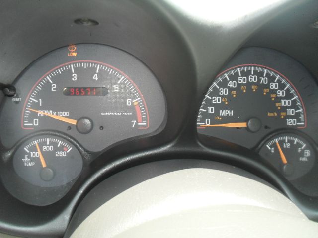 2005 Pontiac Grand Am Sport -5 Speed-stick-4x4