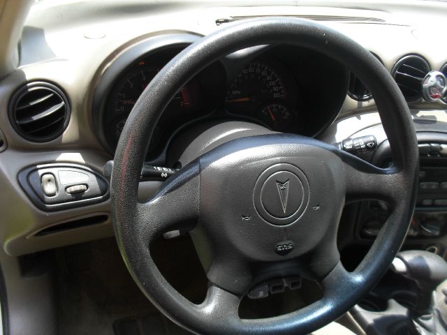 2005 Pontiac Grand Am Sport -5 Speed-stick-4x4