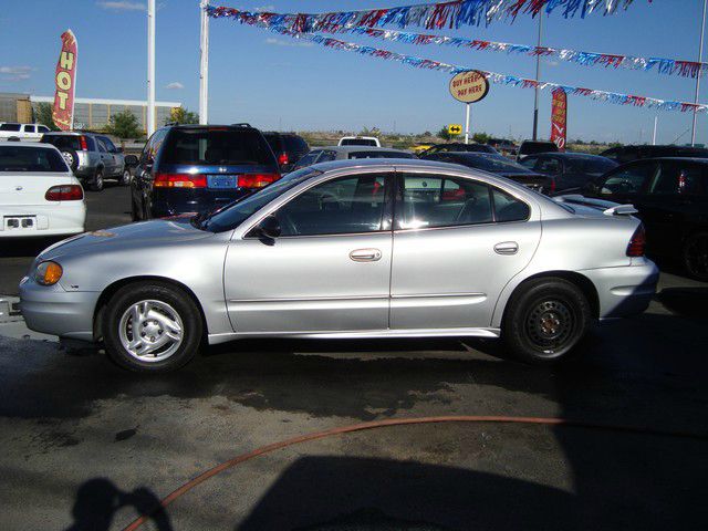 2005 Pontiac Grand Am Sport -5 Speed-stick-4x4