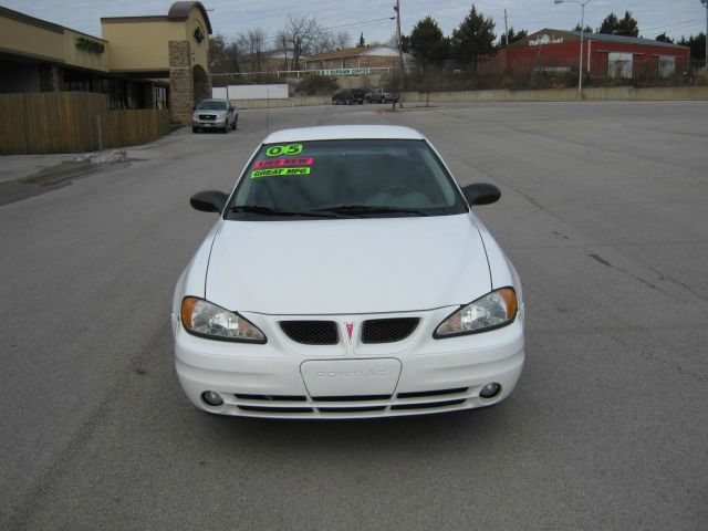 2005 Pontiac Grand Am Sport -5 Speed-stick-4x4