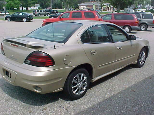 2005 Pontiac Grand Am Sport -5 Speed-stick-4x4