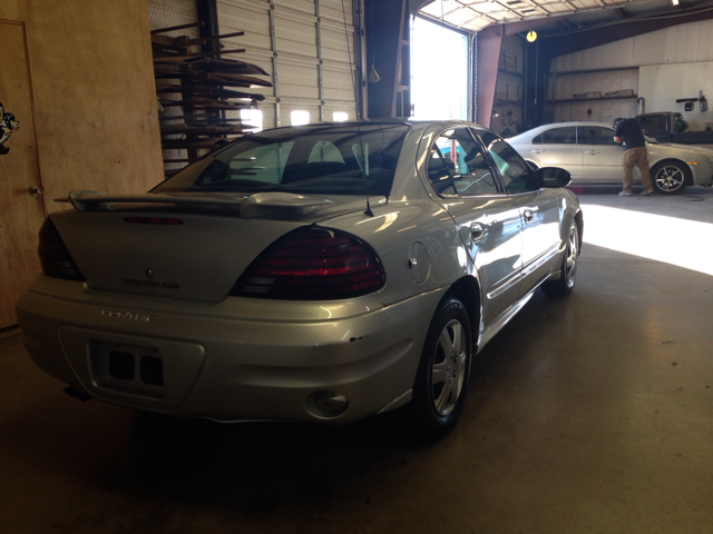 2005 Pontiac Grand Am Sport -5 Speed-stick-4x4