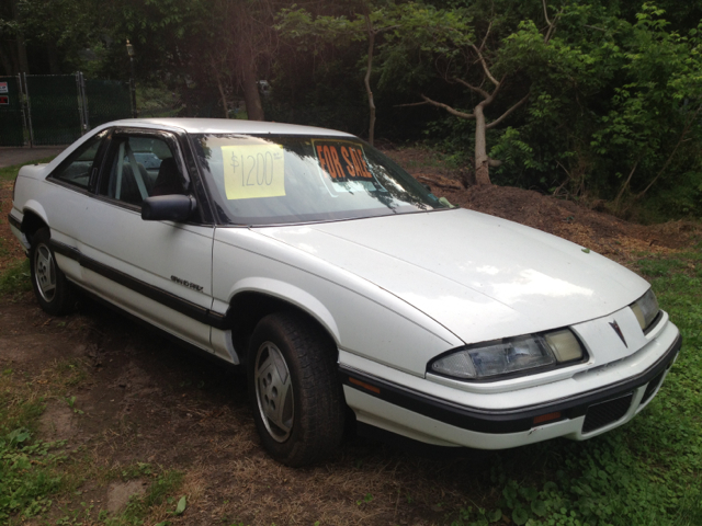 1990 Pontiac Grand Prix Sedan XLE
