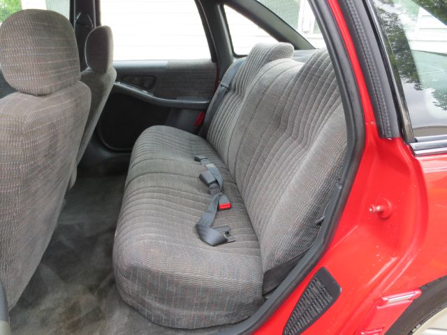 1995 Pontiac Grand Prix Sport -5 Speed-stick-4x4