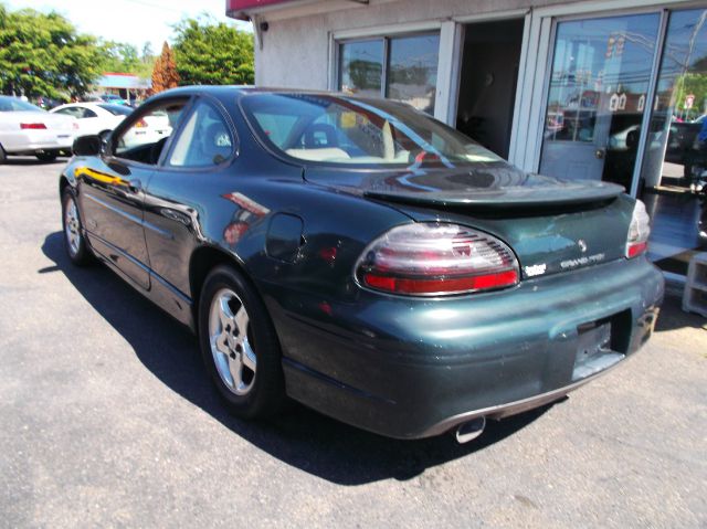 1998 Pontiac Grand Prix 4dr Sdn Touring Signature RWD Sedan