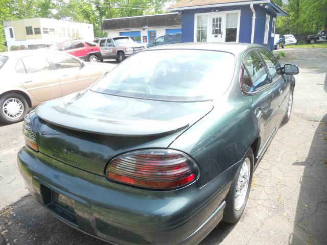 1999 Pontiac Grand Prix XUV SLE 4WD